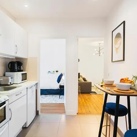 Bnbnook - Cozy 1br Steps From Notre-dame & Seine